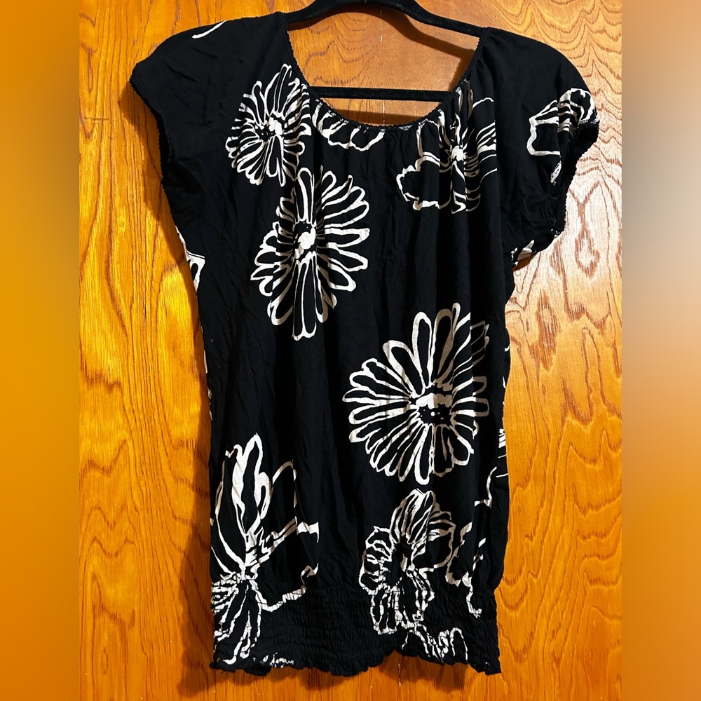 Vintage early 2000s elastic bottom top